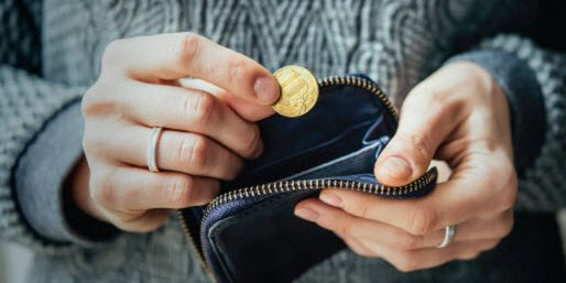 Uang Cepat Habis Uang Cepat Habis