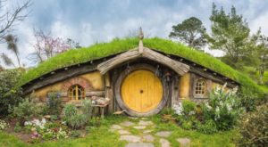 rumah hobbit bandung