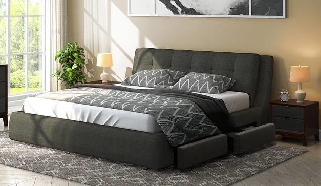 Agar Ujung Tempat Tidur Terlihat Cantik, Coba Tambahkan Ini!