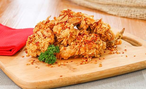 Menu Makan Siang Gurih Ala Rumahan: Ayam Krispi Cabe Garam