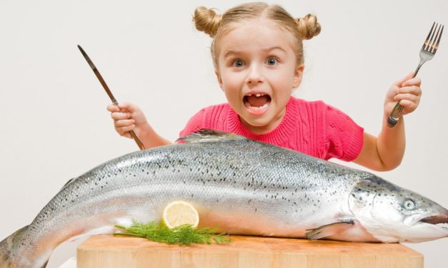 Makan Ikan Itu Baik! Yuk, Intip Manfaatnya untuk Anak!